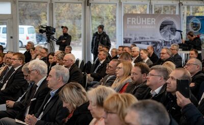 Feier zum 35. Jahrestag des Mauerfalls am Lappwaldsee. Foto: Maik Schöttke
